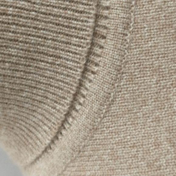 Soft Cashmere Turtleneck Neutral Beige Heather Natural Tan Quality Mid Thickness - Picture 2 of 11